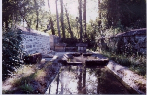 La fontaine de Lirat en 1994 (Ph. Guy BRANCHUT)
