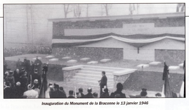 Collection Christophe Ramblière - Le Monument a été inauguré par Maurice THORES Président du Conseil le 13 janvier 1946. Une foule immense assistait à la Cérémonie.