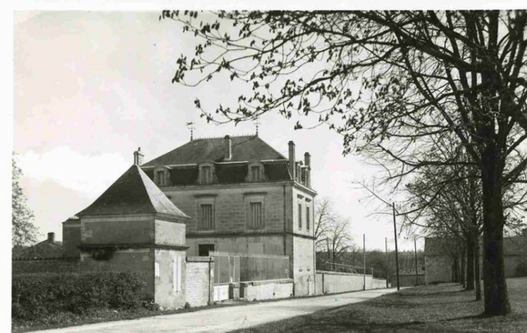 La mairie avant transformation (Archives)