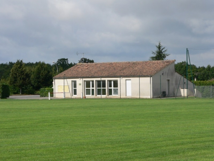 Le club house de foot en 2007 (Ph. G. BRANCHUT)