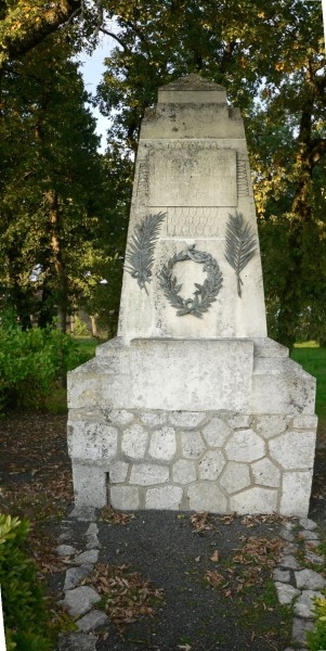 Le Monument aux Morts des Bosquet (h. G. BRANCHUT 2007)