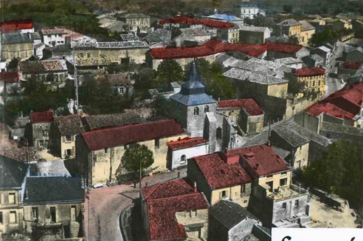 vue aérienne de l'église probablement dans les année 30-40 (collection Christophe RAMBLIERE)